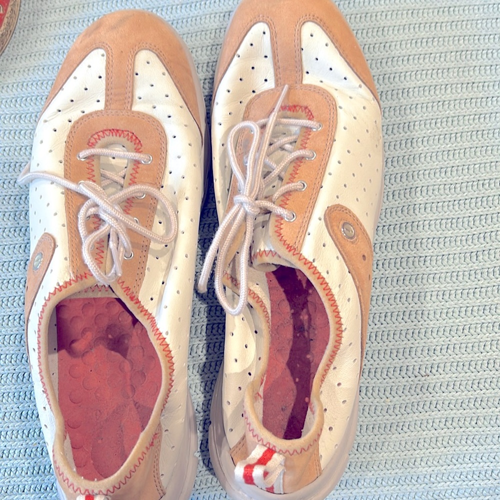Privo Athletic Shoes size 9 Leather upper.